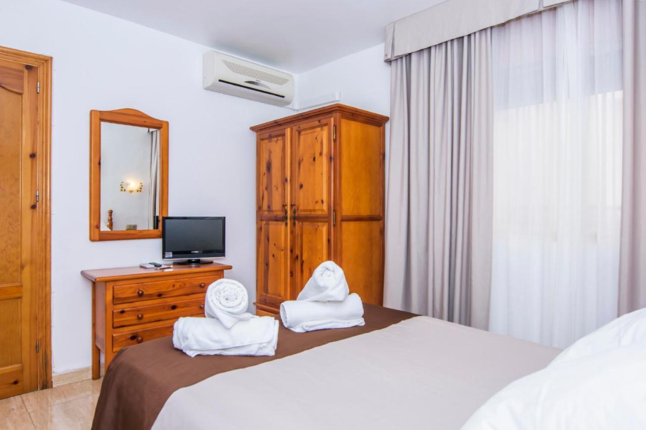 Miramar Hotel การ์โบเนรัส ภายนอก รูปภาพ