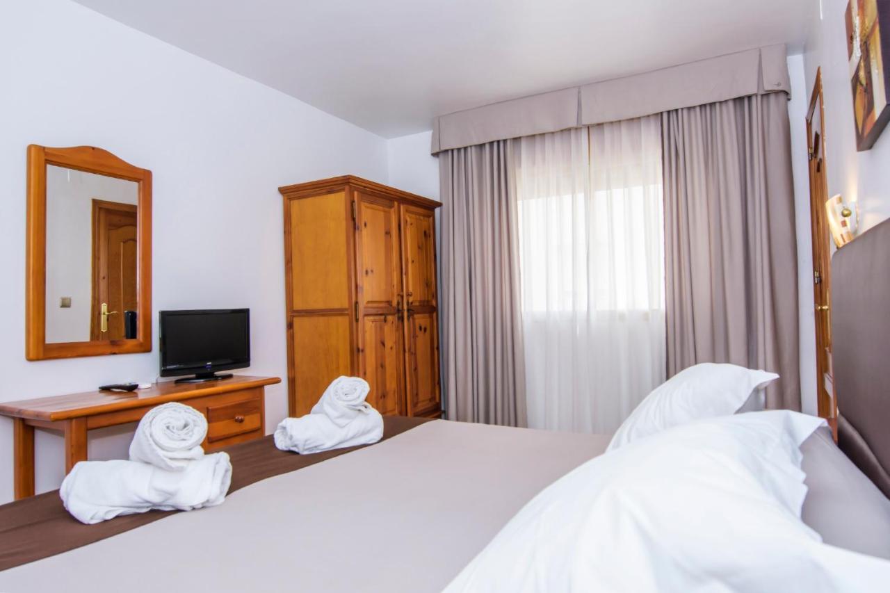 Miramar Hotel การ์โบเนรัส ภายนอก รูปภาพ