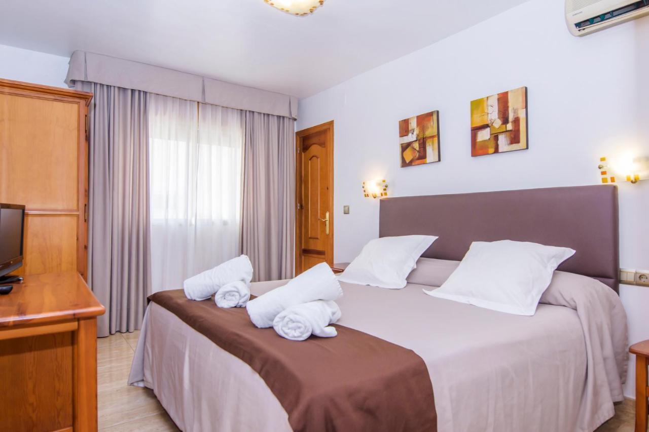 Miramar Hotel การ์โบเนรัส ภายนอก รูปภาพ