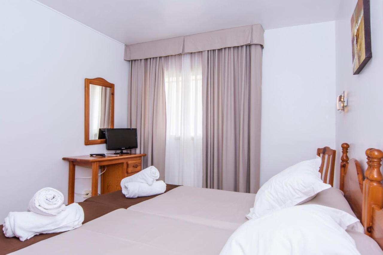 Miramar Hotel การ์โบเนรัส ภายนอก รูปภาพ